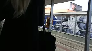 Padre vecchie troie amatoriali arrapato scopa con forza la giovane figlia in calze rosa nella Figa
