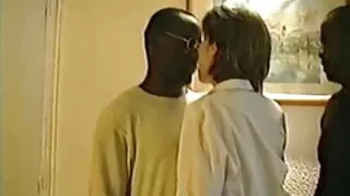 Dolce cutie in mutandine nere gioca con il cazzo di vecchie troie inculate una persona cara prima del sesso