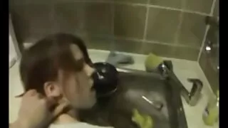 Non poteva rifiutare la matrigna sexy e la trattò con il suo vecchie troie cazzo