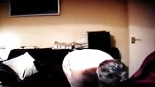 Sedotto il ragazzo e ha ottenuto il suo cazzo duro nella nonne porcone italiane sua figa